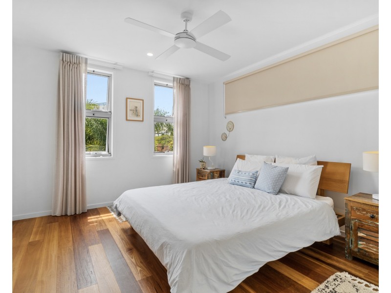 2/30 Coolangatta Road, Coolangatta QLD 4225