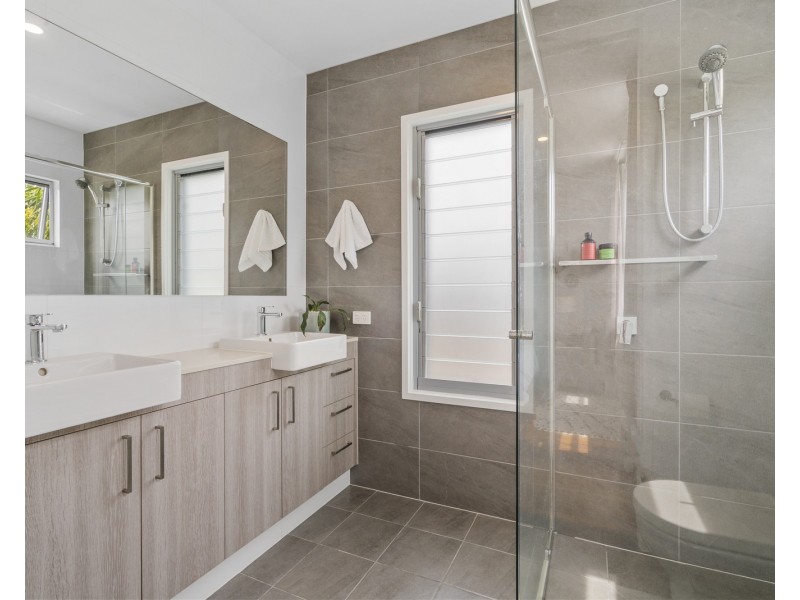 2/30 Coolangatta Road, Coolangatta QLD 4225