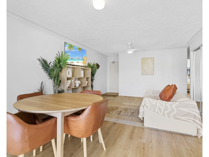 8/54 Dutton Street, Coolangatta QLD 4225