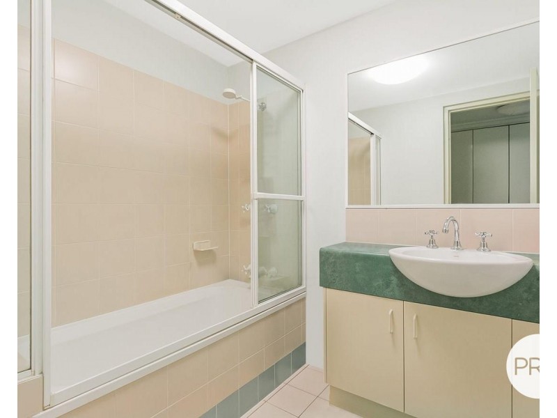 2/52 Pacific Parade, Bilinga QLD 4225