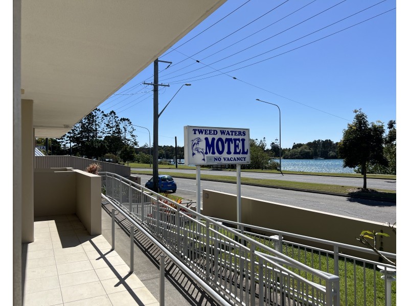 13 Minjungbal Drive, Tweed Heads South NSW 2486