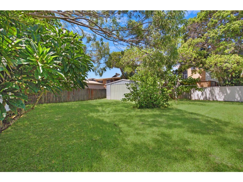 1 Wommin Lake Crescent, Fingal Head NSW 2487