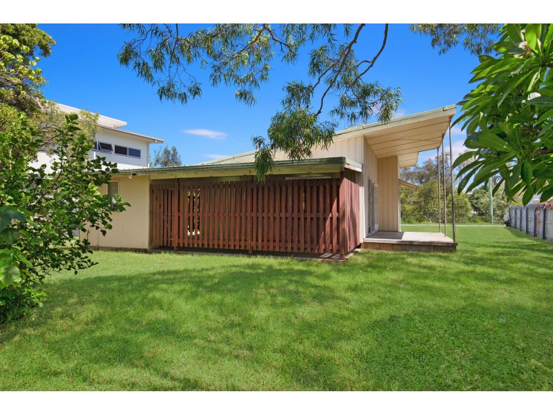 1 Wommin Lake Crescent, Fingal Head NSW 2487