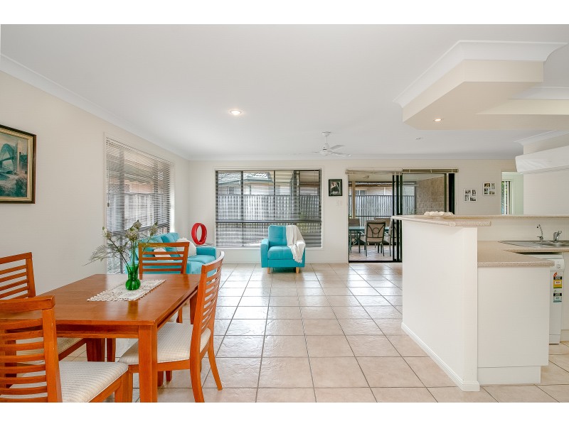 13 Narara Crescent, Banora Point NSW 2486