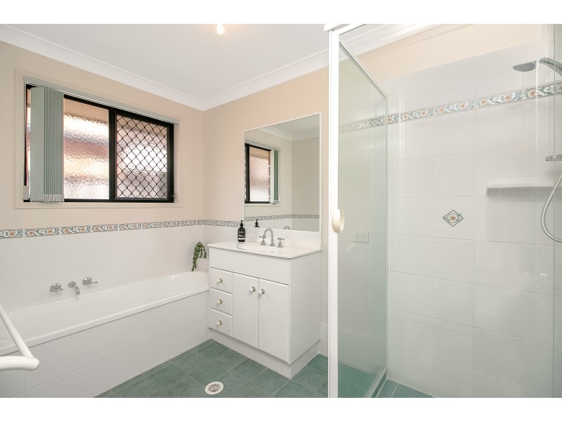 13 Narara Crescent, Banora Point NSW 2486