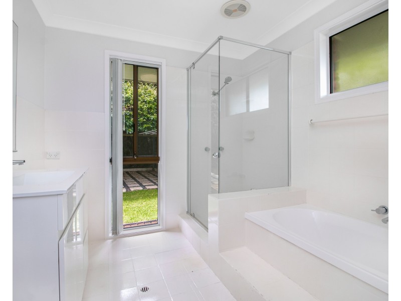 17 Lakeview Parade, Tweed Heads South NSW 2486