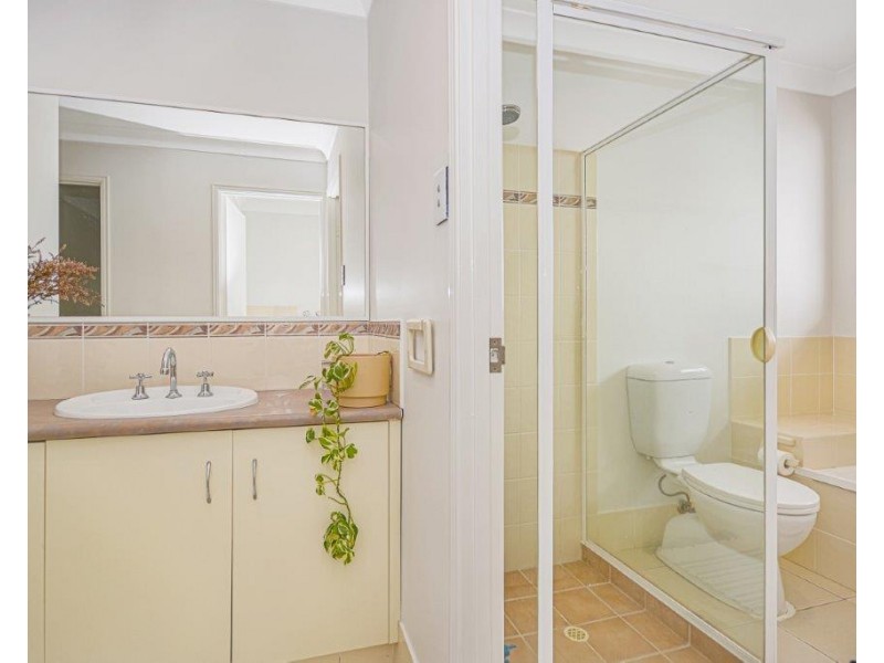 2/43 Kildare Drive, Banora Point NSW 2486