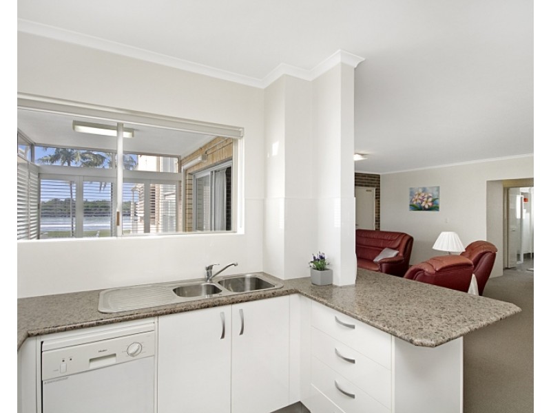 2/16 Endeavour Parade, Tweed Heads NSW 2485