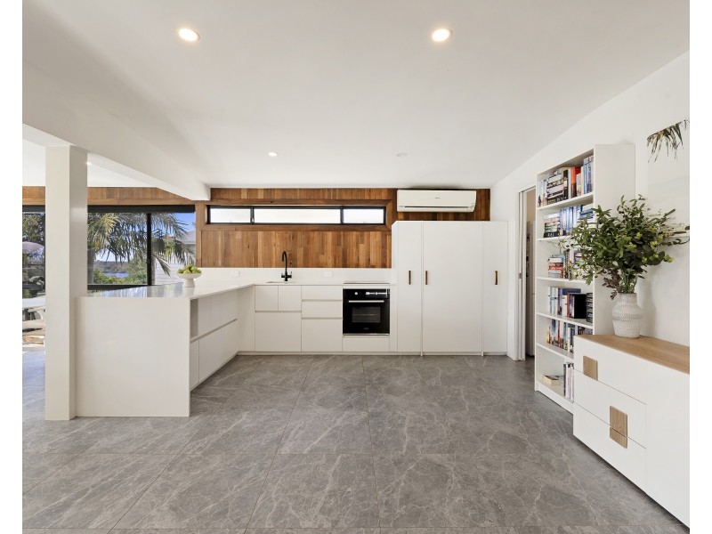 19 Hibiscus Parade, Banora Point NSW 2486