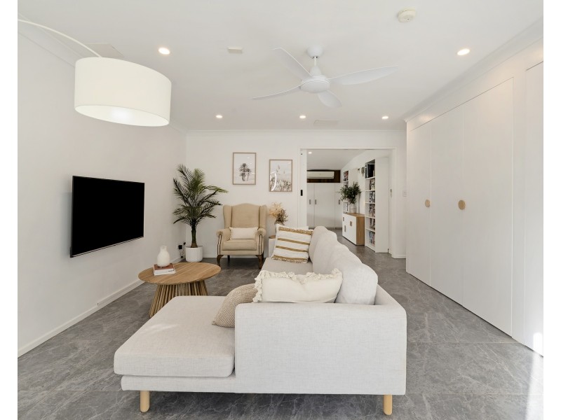 19 Hibiscus Parade, Banora Point NSW 2486