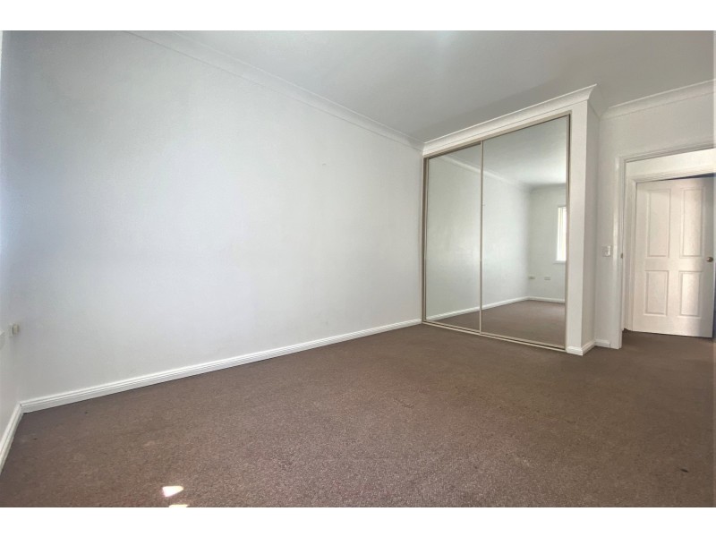 4/196-198 Burnett Street, Mays Hill NSW 2145