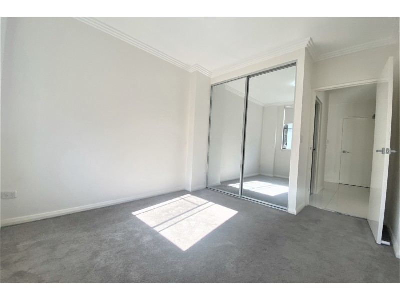 12/206-208 Burnett Street, Mays Hill NSW 2145