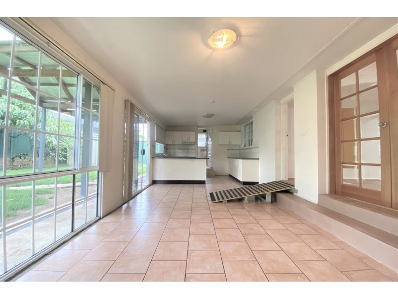 42 Martin Crescent, Woodpark NSW 2164