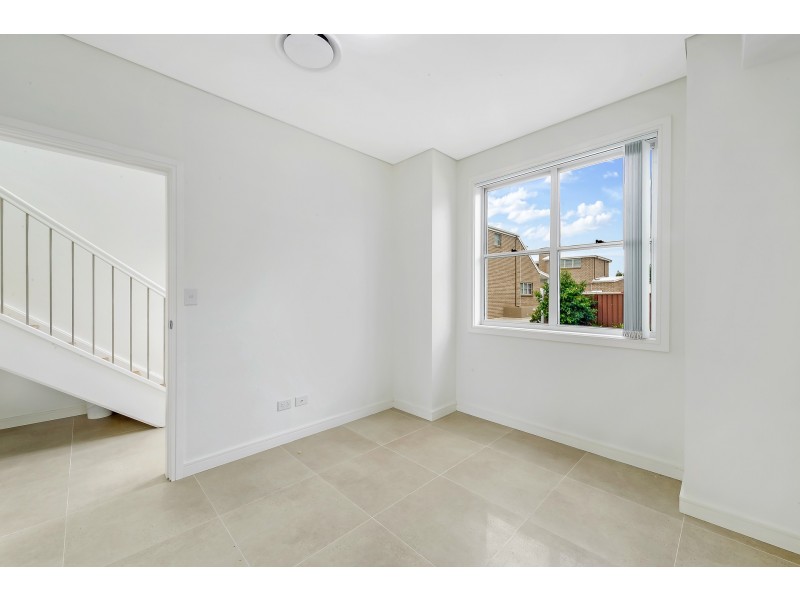 11/33 Louis Street, Granville NSW 2142