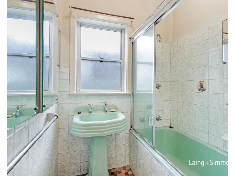 32 Davies Street, Merrylands NSW 2160