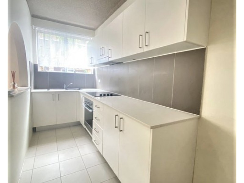 2/26 Hainsworth Street, Westmead NSW 2145