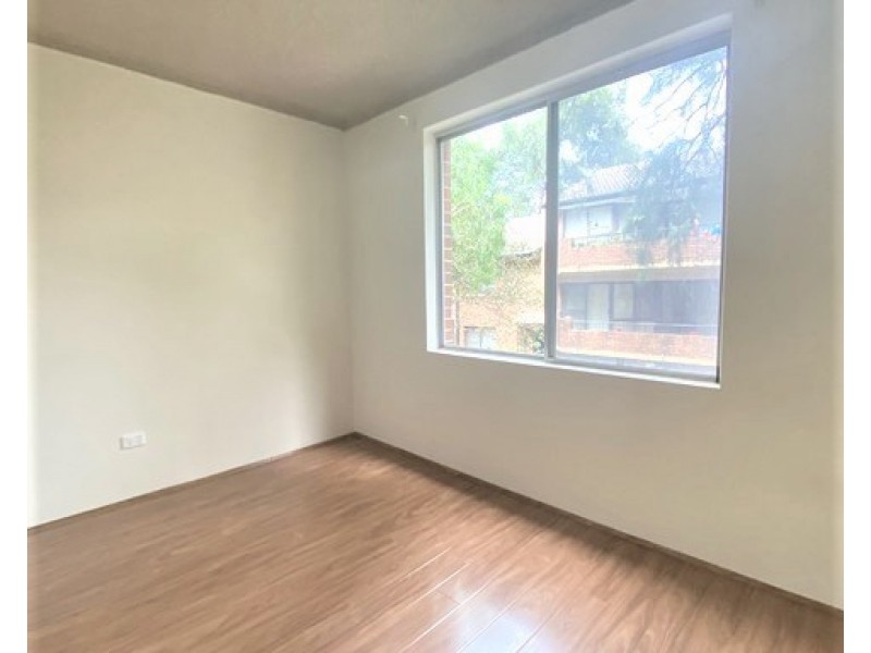 2/26 Hainsworth Street, Westmead NSW 2145