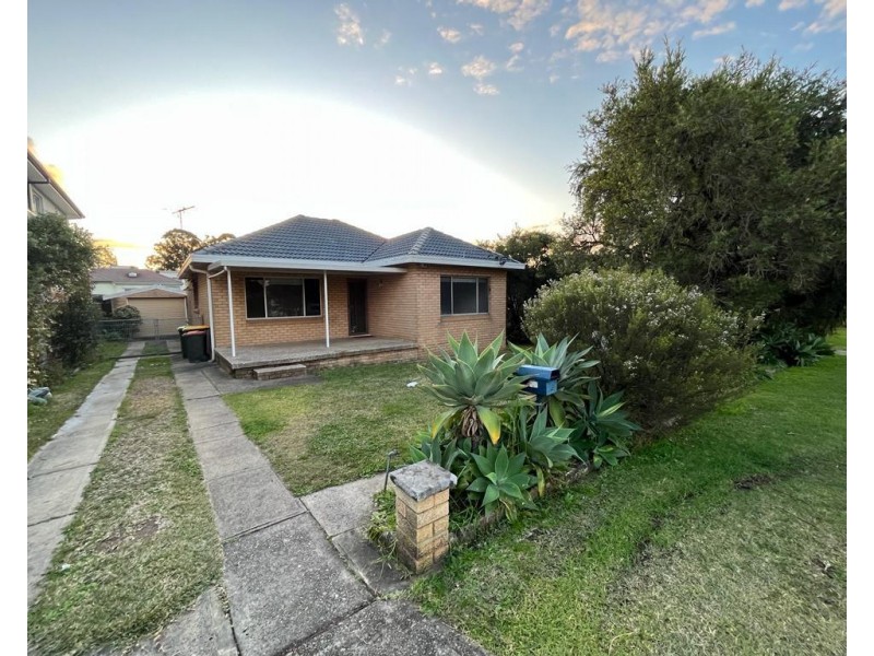 8 Vulcan Street, Guildford NSW 2161