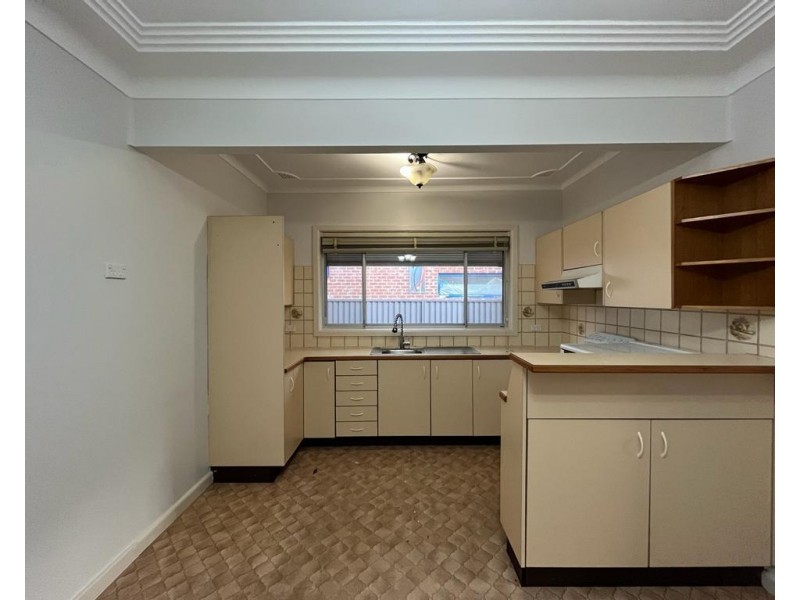 8 Vulcan Street, Guildford NSW 2161