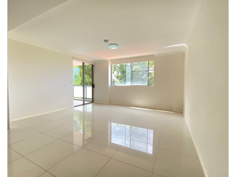 1/206-208 Burnett Street, Mays Hill NSW 2145