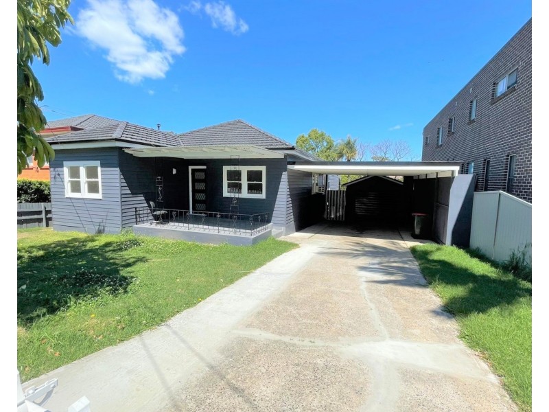 8 Henson Street, Merrylands NSW 2160
