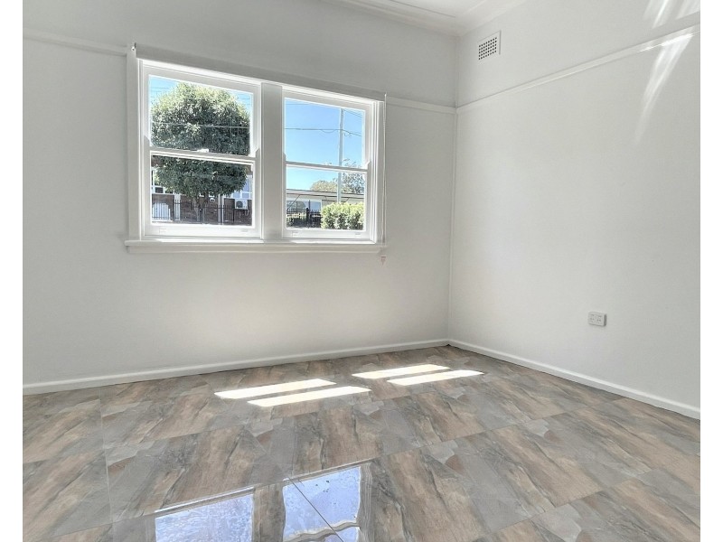 8 Henson Street, Merrylands NSW 2160