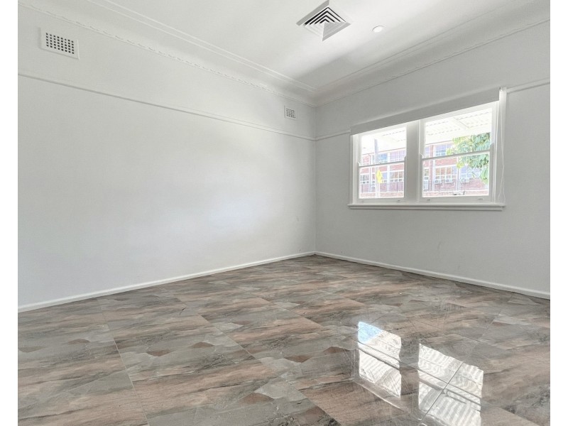 8 Henson Street, Merrylands NSW 2160