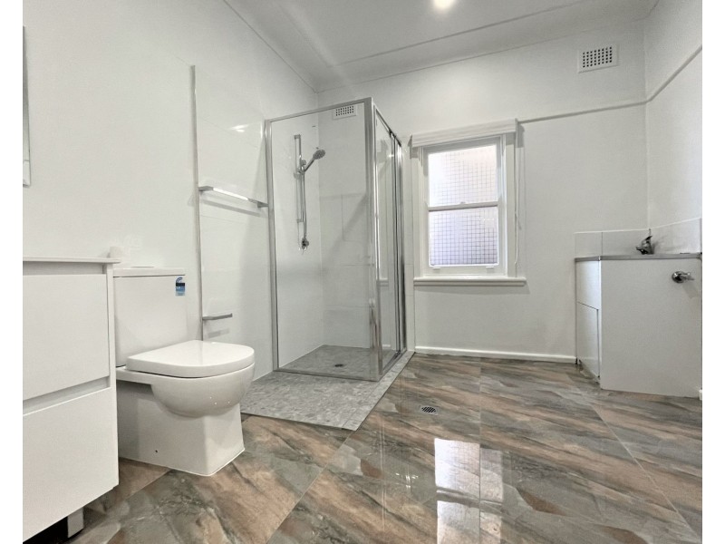 8 Henson Street, Merrylands NSW 2160