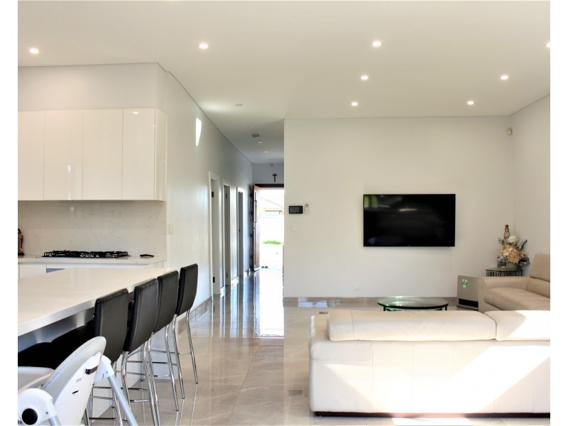 9 Short Street, Rosehill NSW 2142