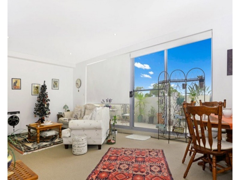 48/31-35 Chamberlain Street, Campbelltown NSW 2560