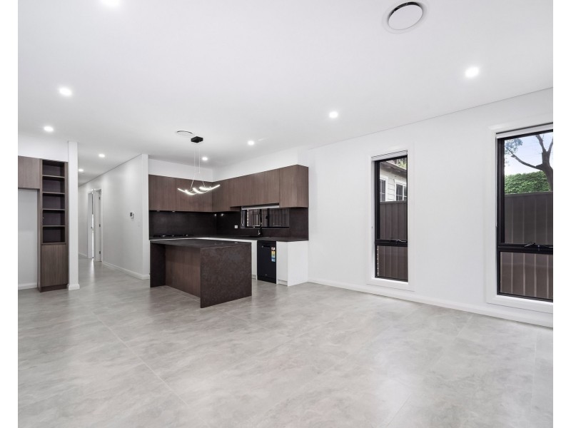 25 & 25a Queen Street, Guildford NSW 2161