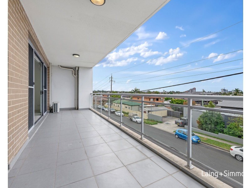 8/2 Mountford Avenue, Guildford NSW 2161