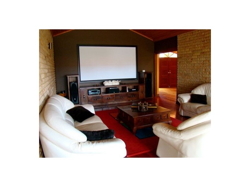 2 William Street, Wallacia NSW 2745