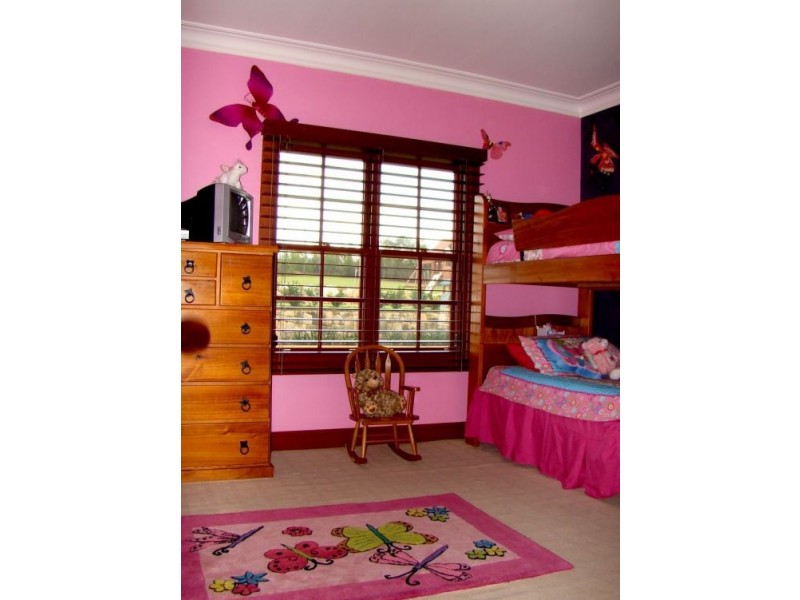 2 William Street, Wallacia NSW 2745