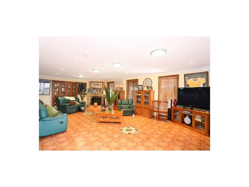 5 Waygara Avenue, Green Valley NSW 2168