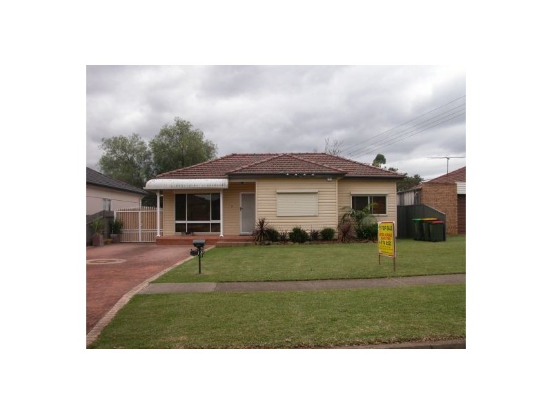 43 Fitzpatrick Crescent, Casula NSW 2170