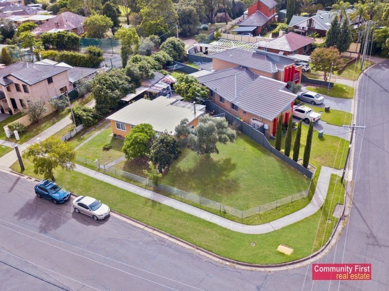 2 Dunmore Crescent, Casula NSW 2170
