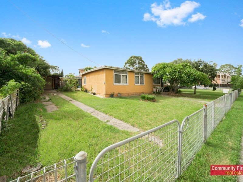 2 Dunmore Crescent, Casula NSW 2170