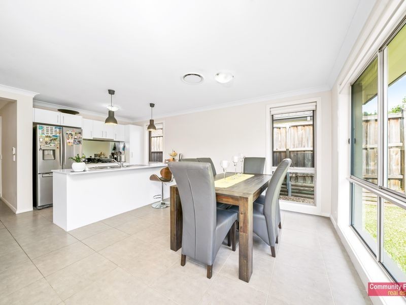 11 Sovereign Circuit, Glenfield NSW 2167