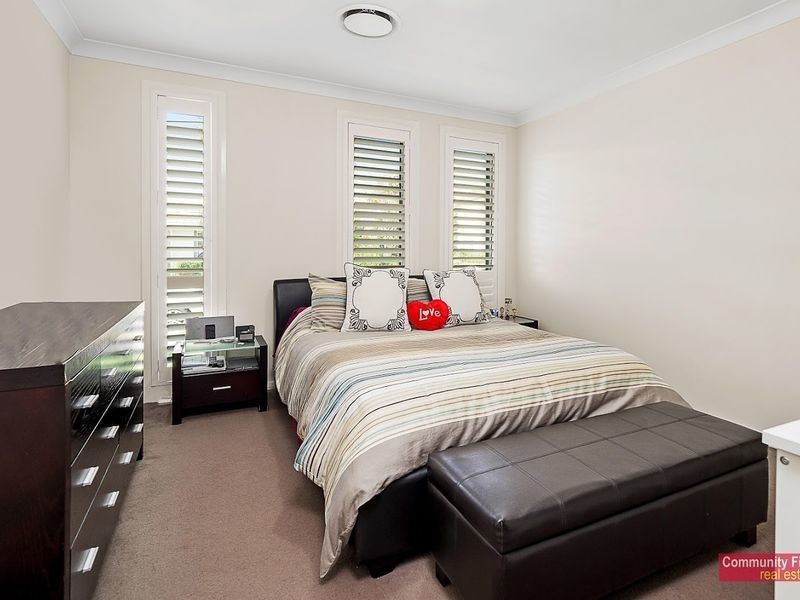11 Sovereign Circuit, Glenfield NSW 2167