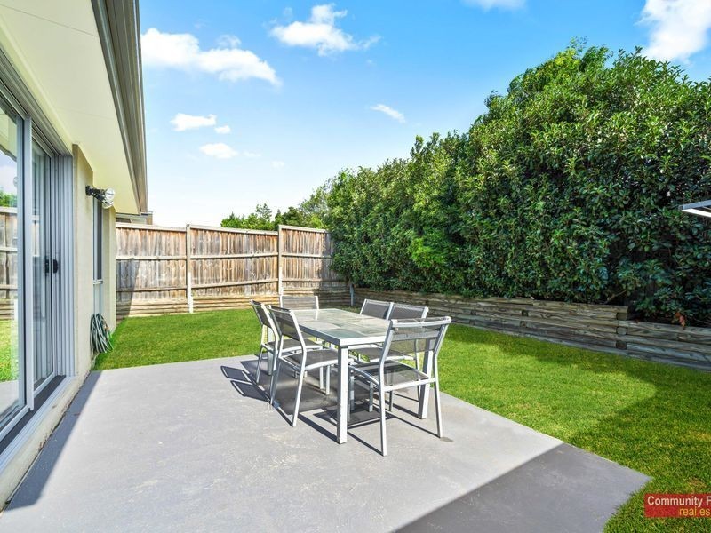 11 Sovereign Circuit, Glenfield NSW 2167