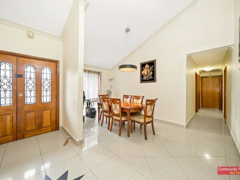 6 Hillview Parade, Lurnea NSW 2170