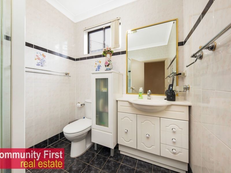 33 West Street, Lurnea NSW 2170
