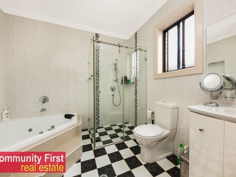 33 West Street, Lurnea NSW 2170