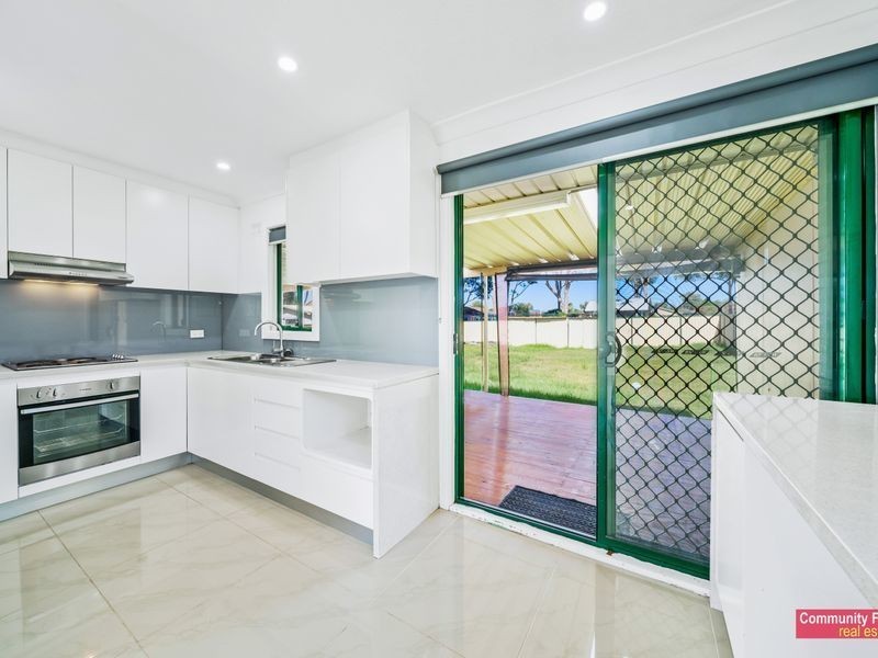 12 Dundee Street, Sadleir NSW 2168