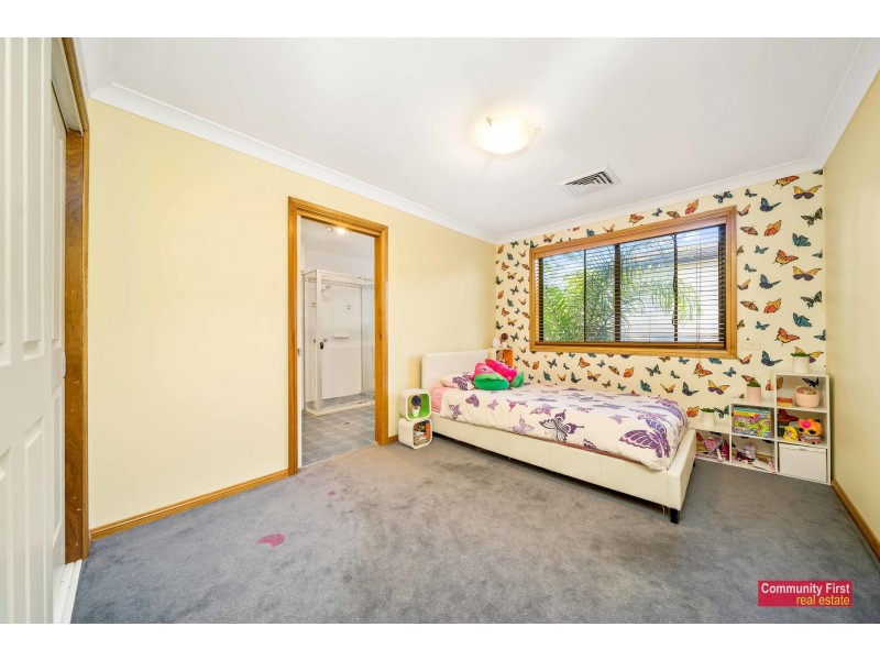 6 Heysen Place, Casula NSW 2170
