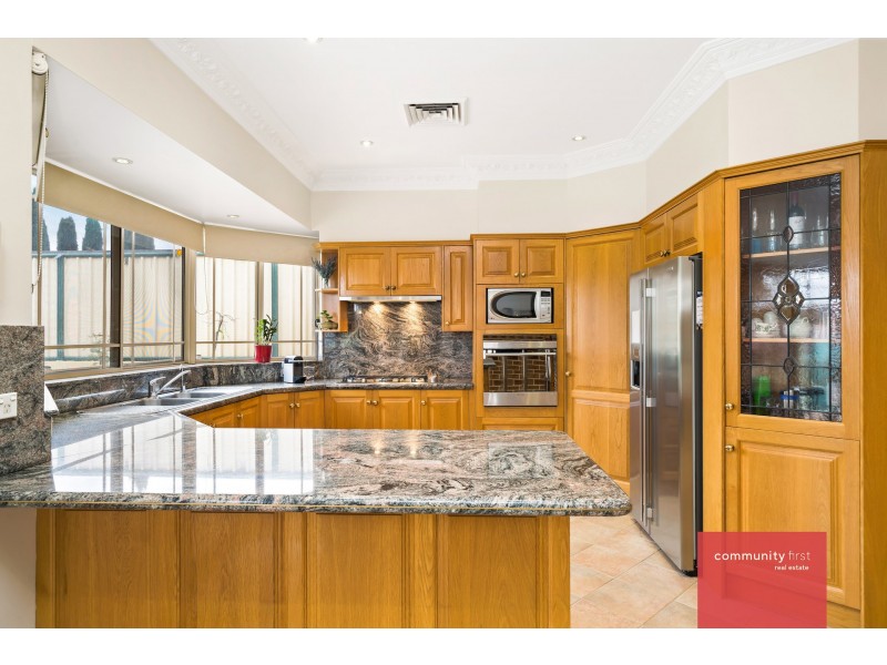 30 Lindeman Crescent, Green Valley NSW 2168