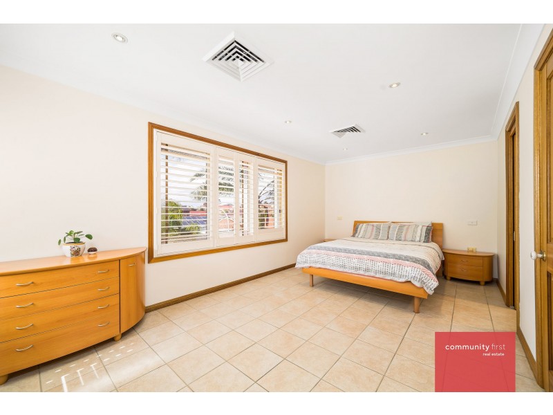 30 Lindeman Crescent, Green Valley NSW 2168