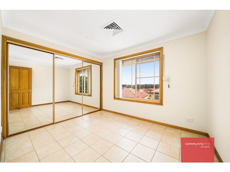 30 Lindeman Crescent, Green Valley NSW 2168