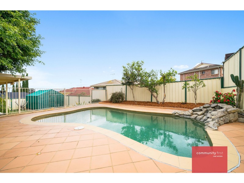 30 Lindeman Crescent, Green Valley NSW 2168